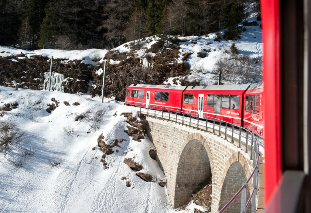 Schweiz im Winter mit dem Zug: Glacier Express, Jungfrauregion und was 2026/27 fährt