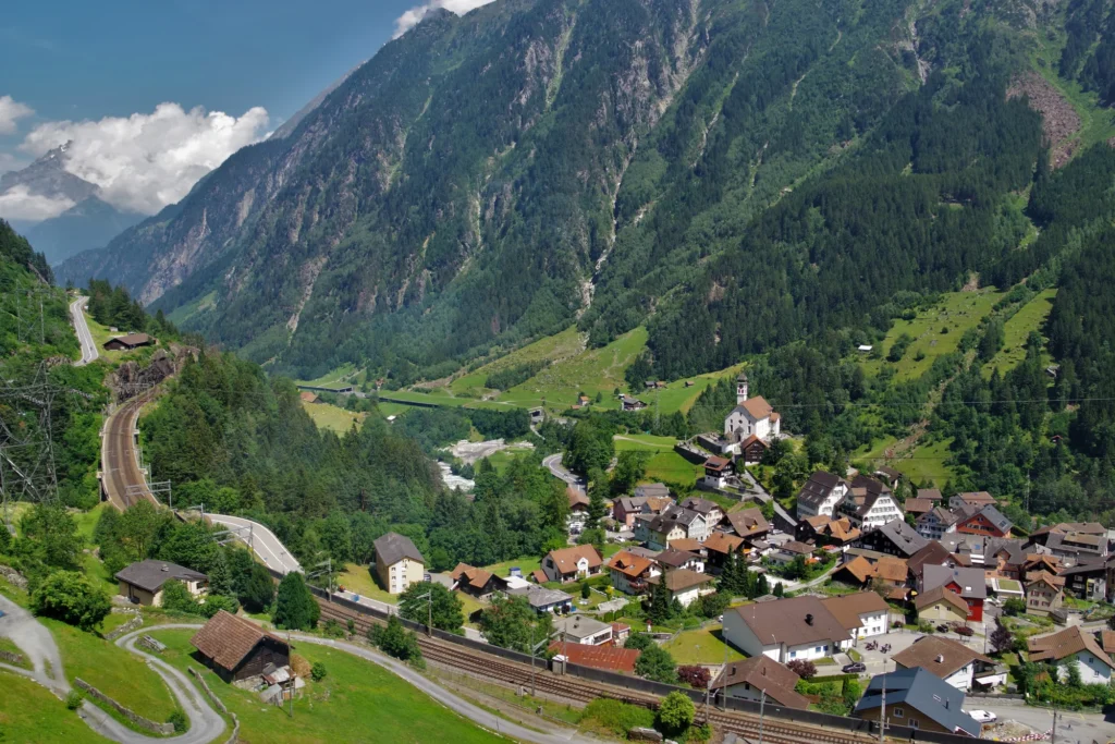 Gotthard Panorama Express: Boat and Train from Lucerne to Lugano