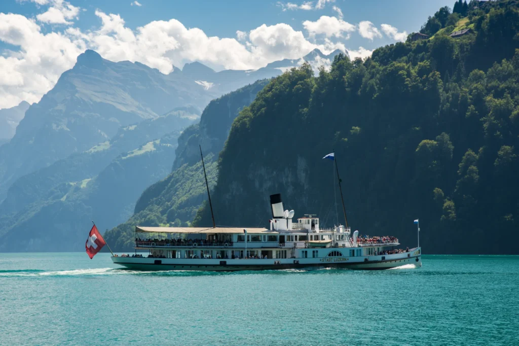 Lake Lucerne Cruise 2026: Boat Prices, Day Pass, Paddle Steamers and Lunch Cruise