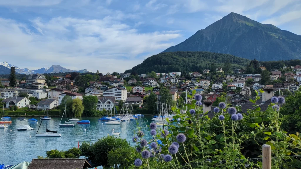 Spiez am Thunersee: Schloss, Bucht, Baden und Niesen
